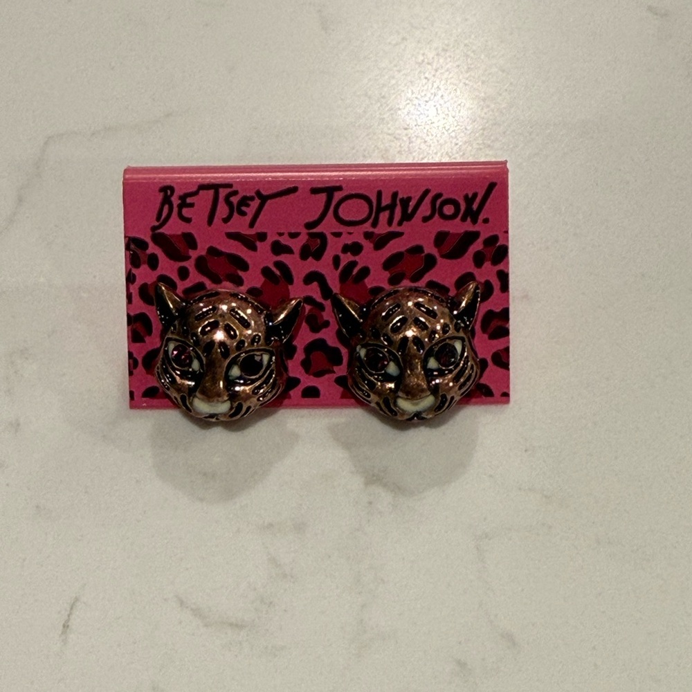 Betsey Johnson Leopard Head Stud Earrings - Bronze w/ Purple rhinestone eyes